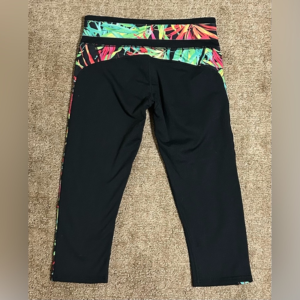 Fabletics Camacan Capri - Picture 5 of 7